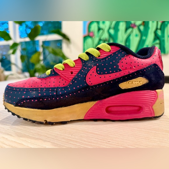 Custom Painted Nike Kids Shoes (3Y) - Picture 6 of 8